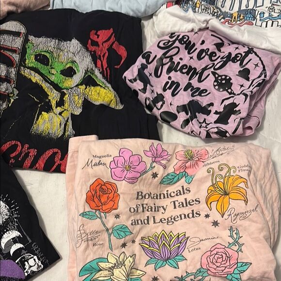 8 Disney Assorted Graphic T-Shirts harkness Grogu Toy Story Princess Cinderella - Picture 4 of 10